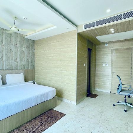 A Luxury Hotel - T - B - Suite Near Sea Beach And Temple - Fully Air Conditioned Hotel At Prime Location - Beach Front And Near Temple - Hygiene & Spacious Room - With Wifi- Restaurant- Lift- And- Parking - Best Hotel In Puri Exterior foto