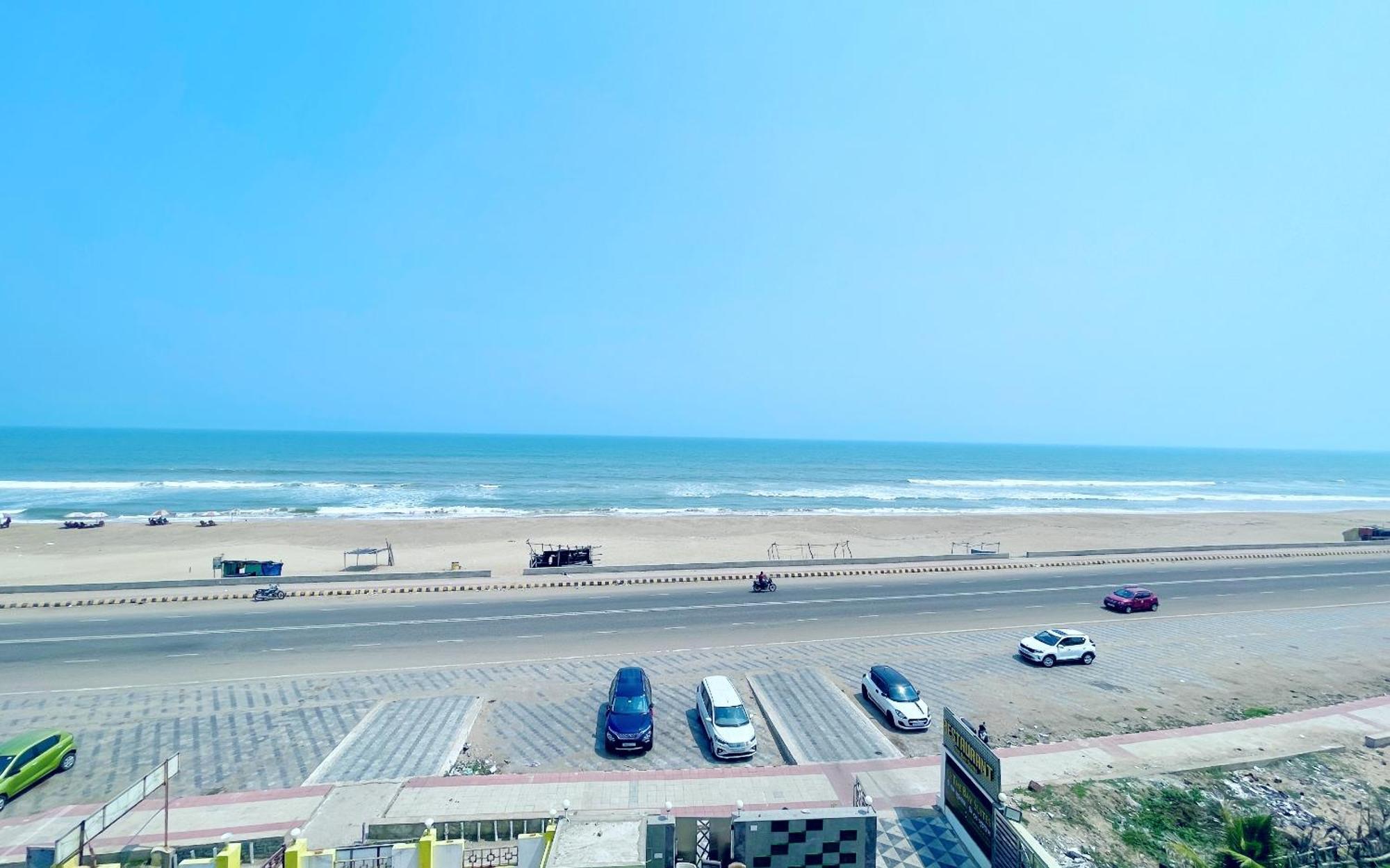 A Luxury Hotel - T - B - Suite Near Sea Beach And Temple - Fully Air Conditioned Hotel At Prime Location - Beach Front And Near Temple - Hygiene & Spacious Room - With Wifi- Restaurant- Lift- And- Parking - Best Hotel In Puri Exterior foto